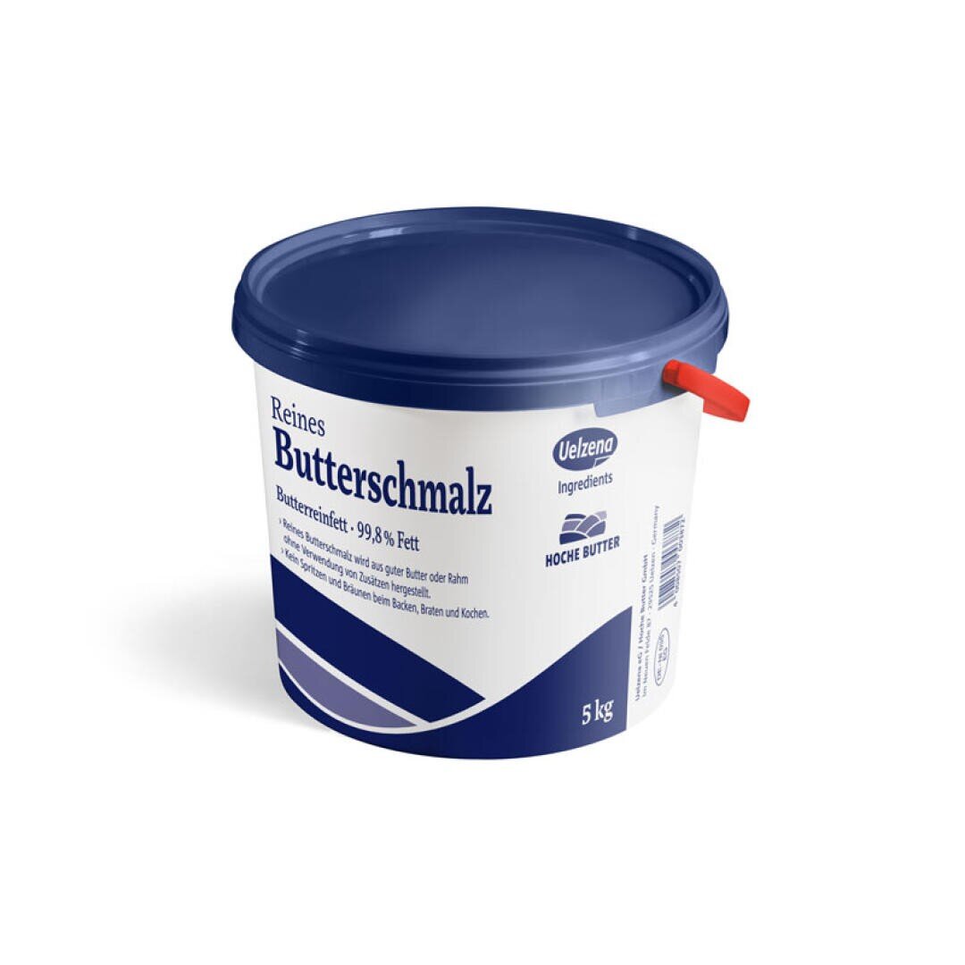 Ein 5-kg-Behälter Uelzena Reines Butterschmalz mit blauem Deckel und Griff, mit blau-weißer Aufschrift in deutscher Sprache und Nährwertangaben an der Seite.