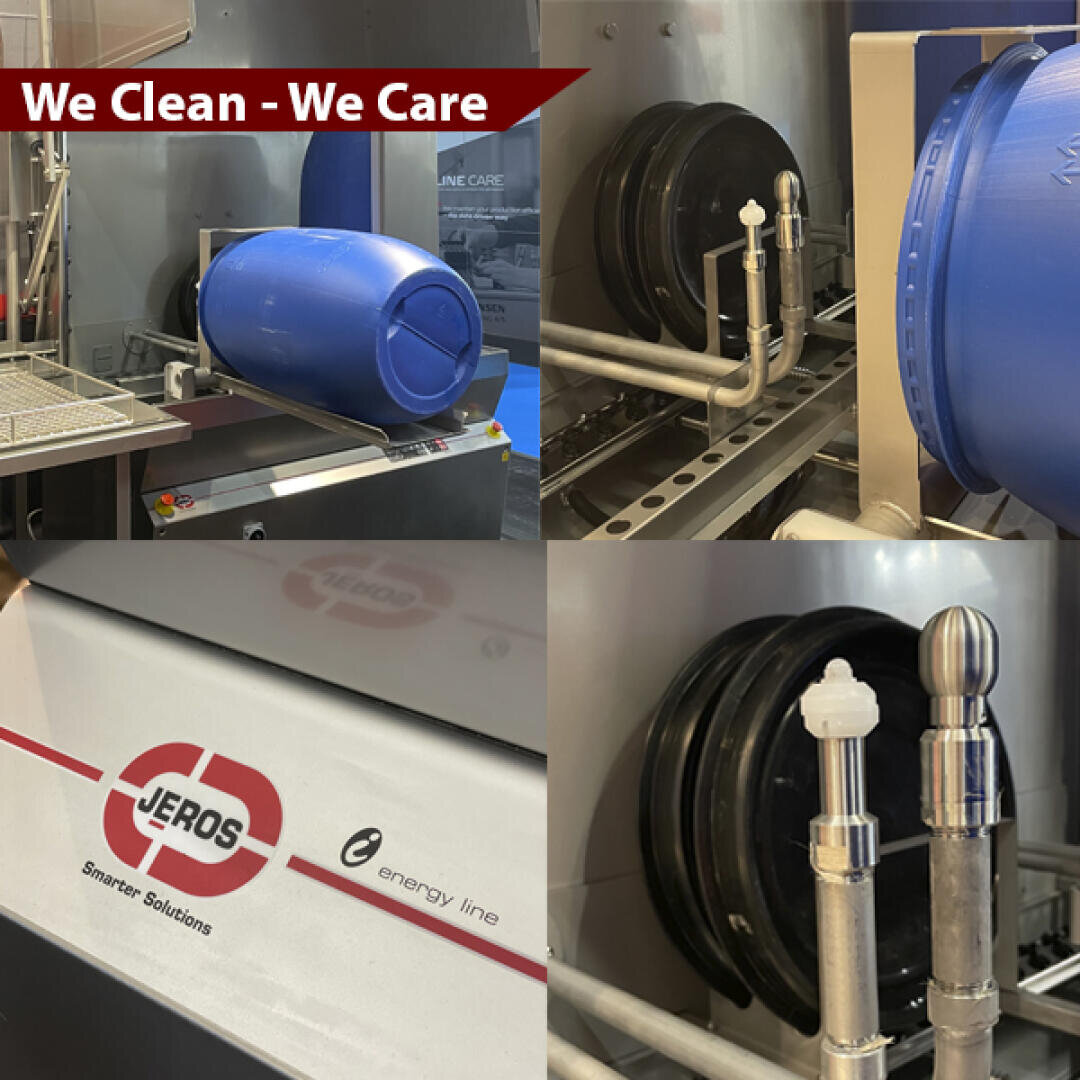 Eine Collage zeigt eine industrielle Reinigungsanlage, die große Kunststofffässer wäscht, mit dem Text We Clean - We Care oben und einer Nahaufnahme des JEROS-Logos und des Energielinienetiketts auf einer Maschine.