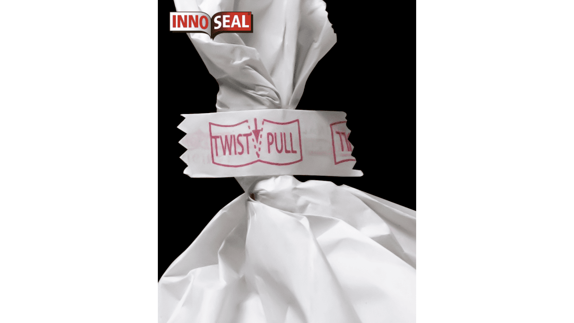 Ein weißer Plastikbeutel ist mit einem weißen Streifen mit der Aufschrift "TWIST & PULL" in rosa und roter Schrift versiegelt. In der oberen linken Ecke befindet sich ein rot-weißes "INNOSEAL"-Logo. Der Hintergrund ist schwarz.