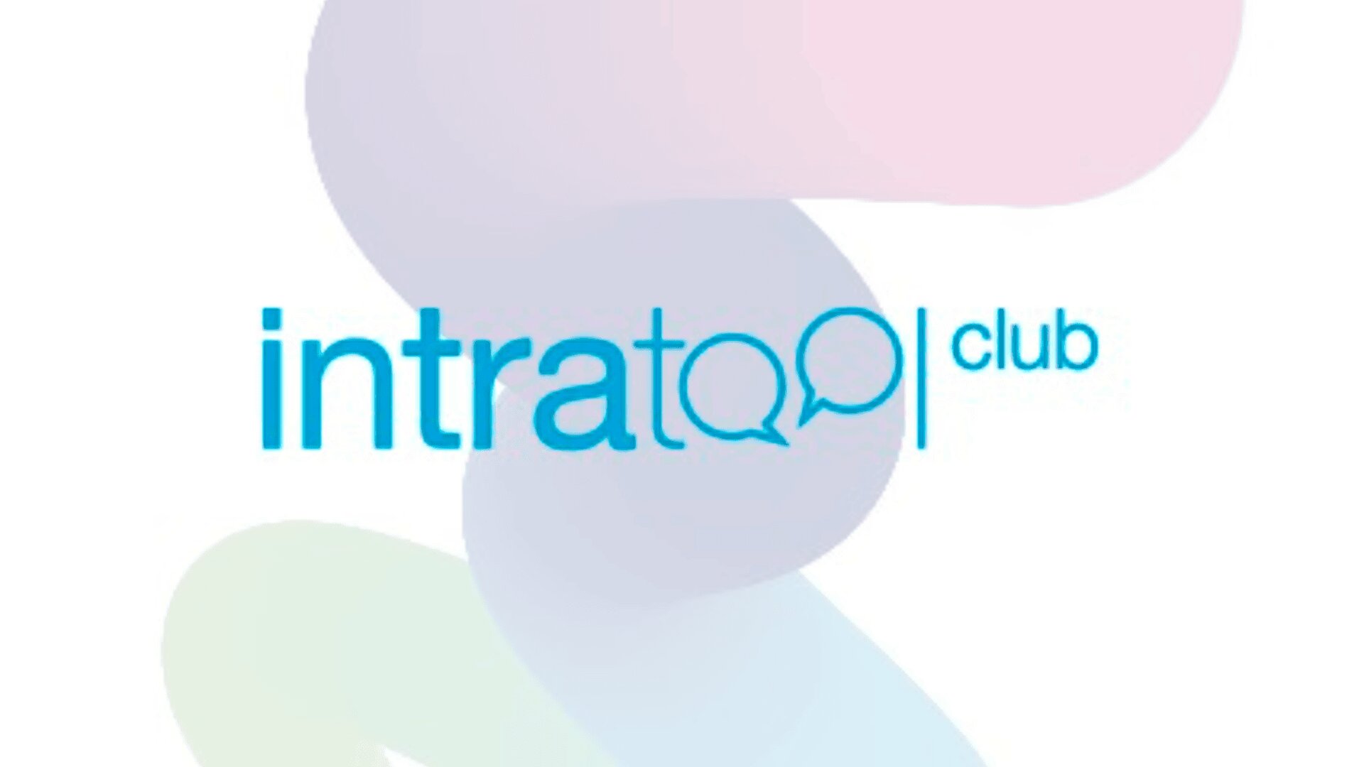 Das Bild zeigt das Logo für intratop club mit dem Wort intratop in Blau und einer Sprechblase für den Buchstaben o. Der Hintergrund besteht aus weichen pastellfarbenen Formen.